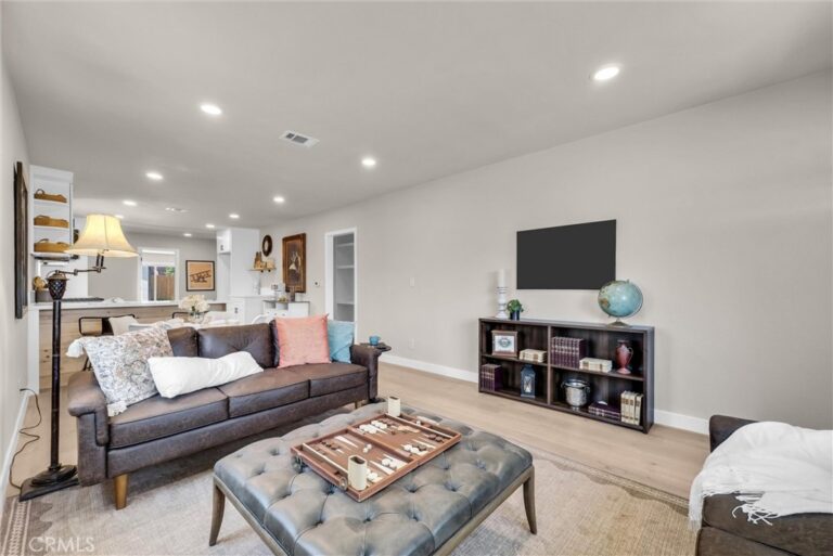 1039 E Elma, Ontario