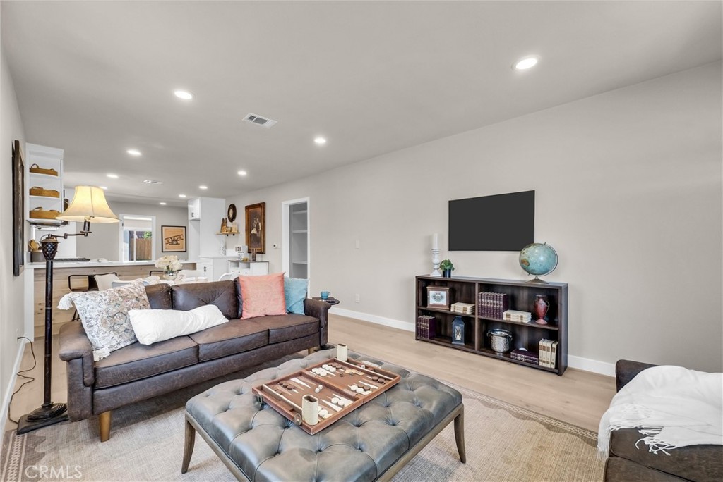1039 E Elma, Ontario