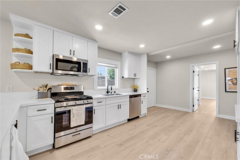 1039 E Elma, Ontario