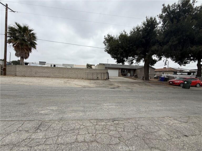 10453 Calabash, Fontana