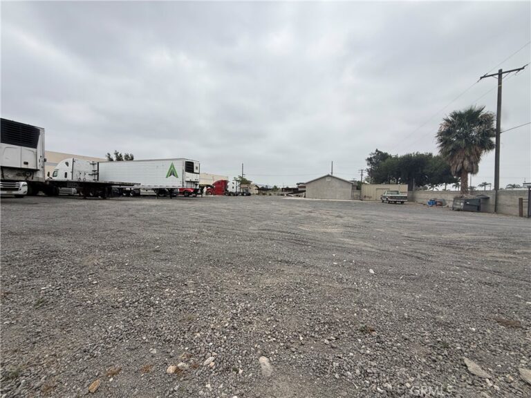 10453 Calabash, Fontana