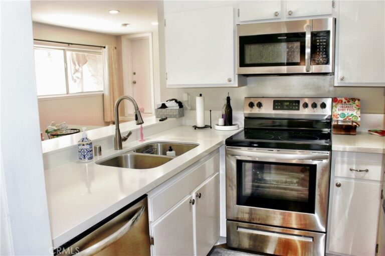 1049 W Pine #c, Upland