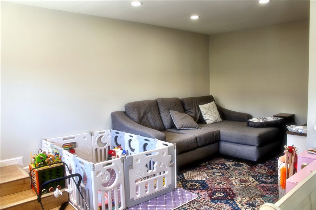 1049 W Pine #c, Upland