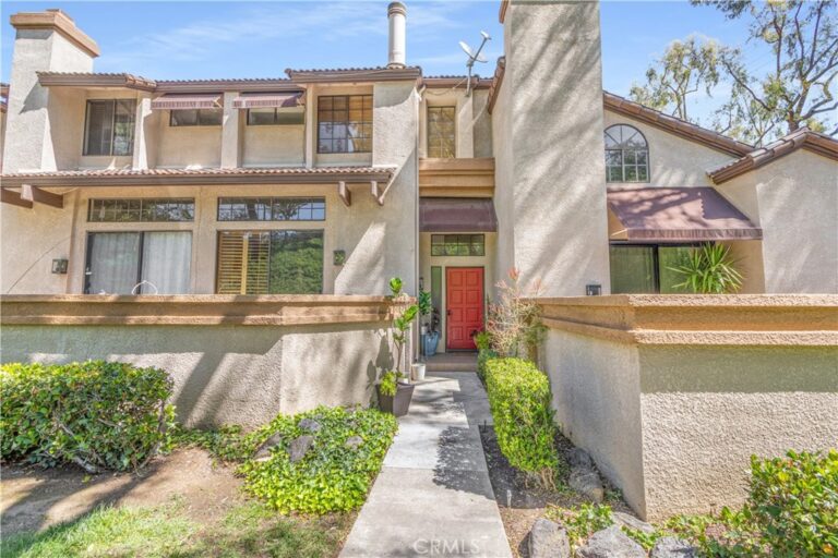 11 Wildflower Pl, Pomona