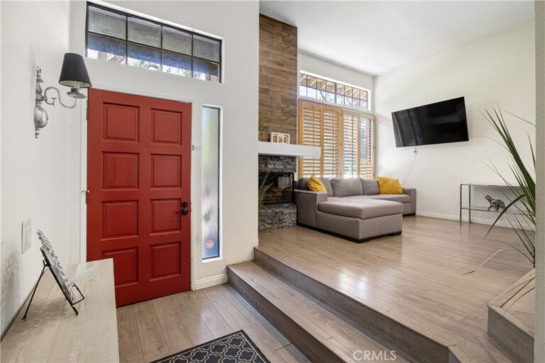 11 Wildflower Pl, Pomona