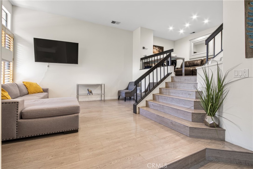 11 Wildflower Pl, Pomona