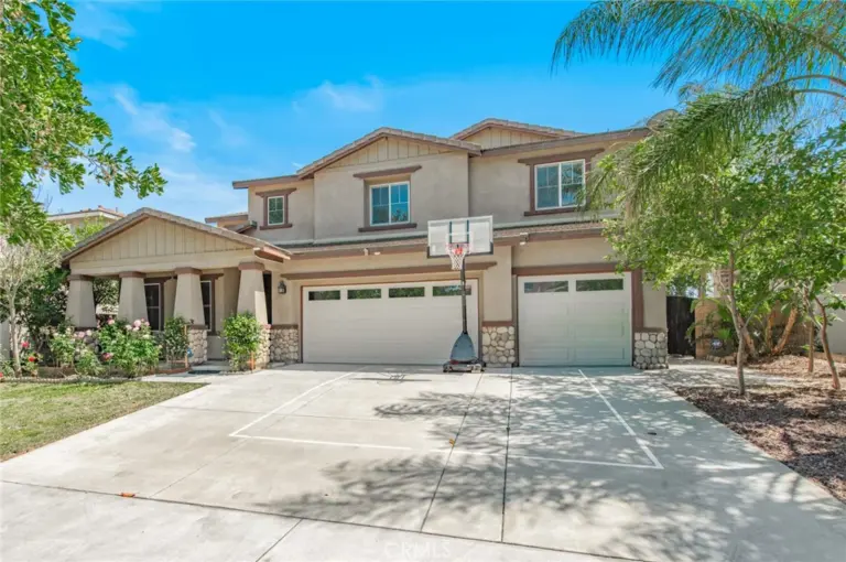 13925 Barnett, Eastvale