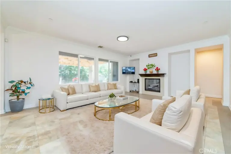 13925 Barnett, Eastvale