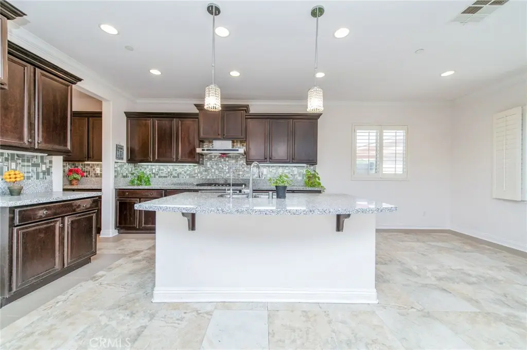 13925 Barnett, Eastvale