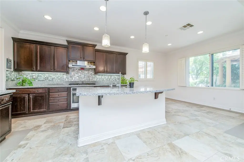 13925 Barnett, Eastvale