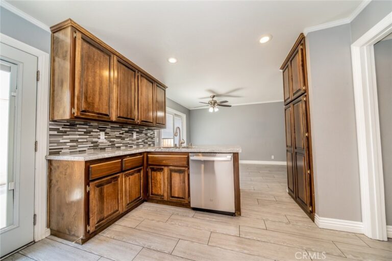 1436 N Elderberry, Ontario