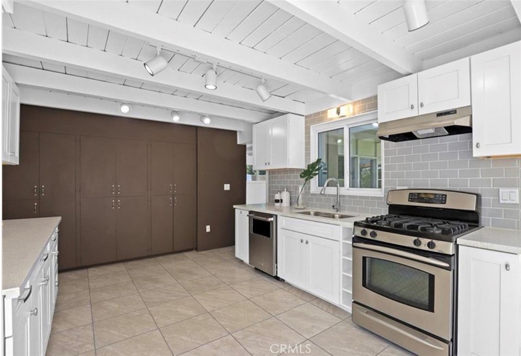 1445 N Pepper, Rialto