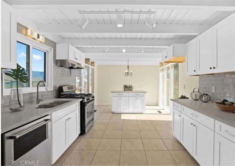 1445 N Pepper, Rialto