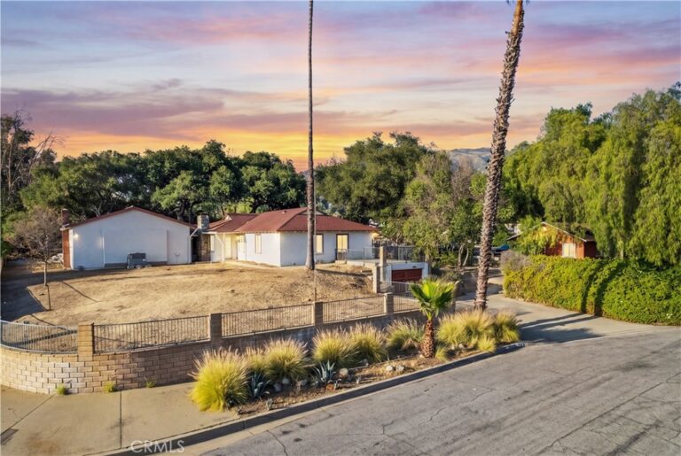 1449 E Bennett Avenue, Glendora
