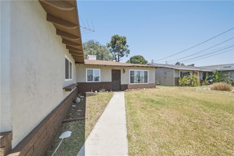 14732 Whittram, Fontana
