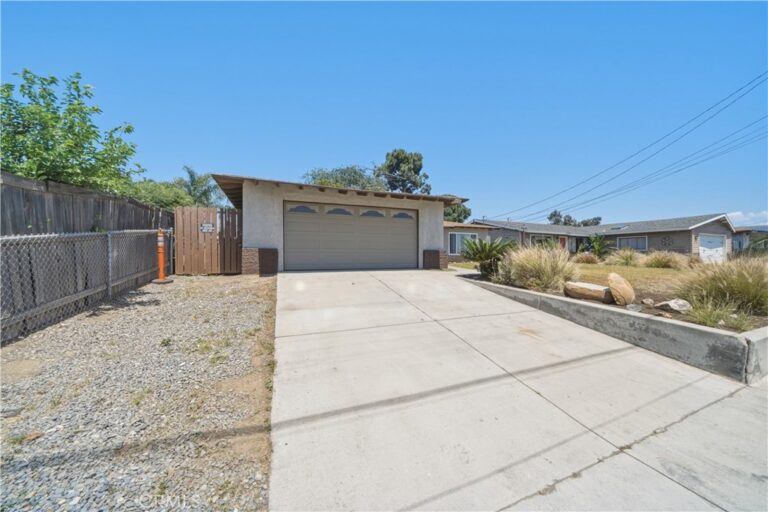14732 Whittram, Fontana