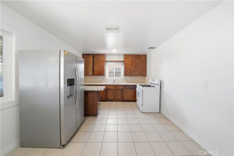 14732 Whittram, Fontana