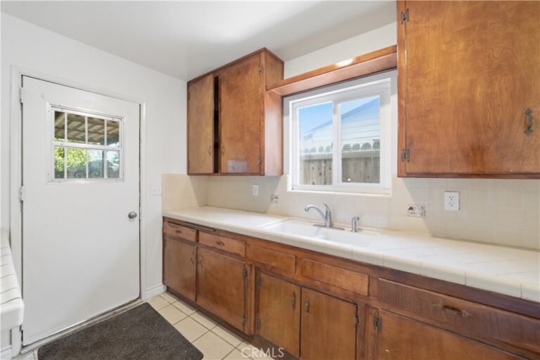 14732 Whittram, Fontana