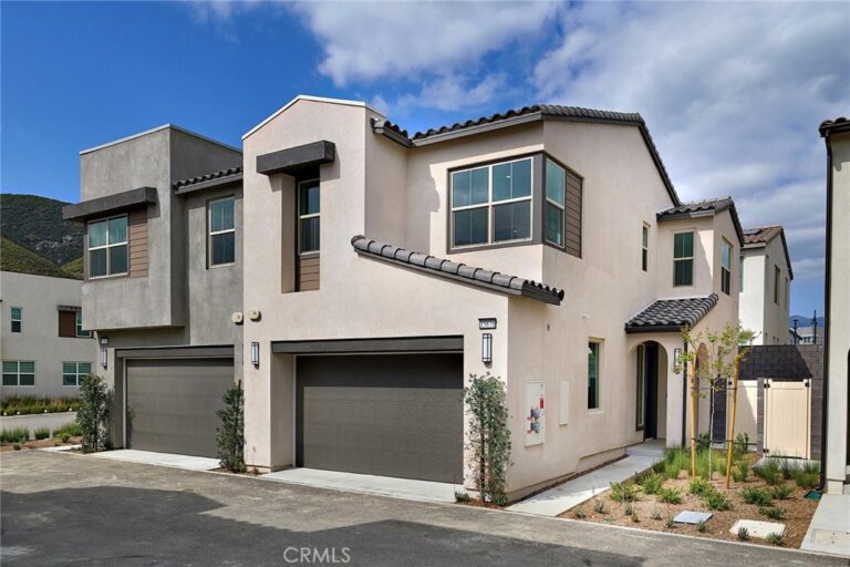 15870 Blue Copper Way, Fontana