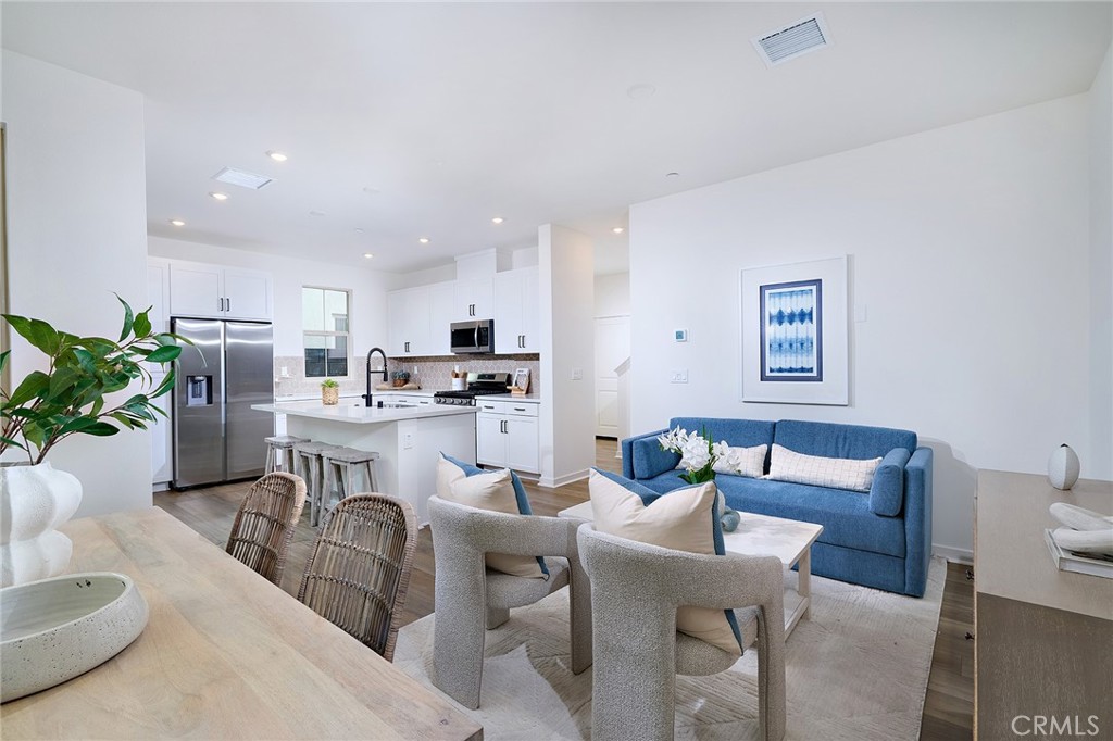 15870 Blue Copper Way, Fontana