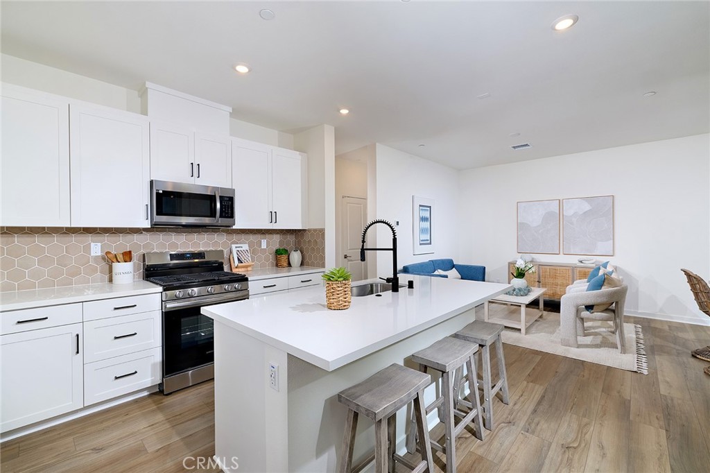 15870 Blue Copper Way, Fontana