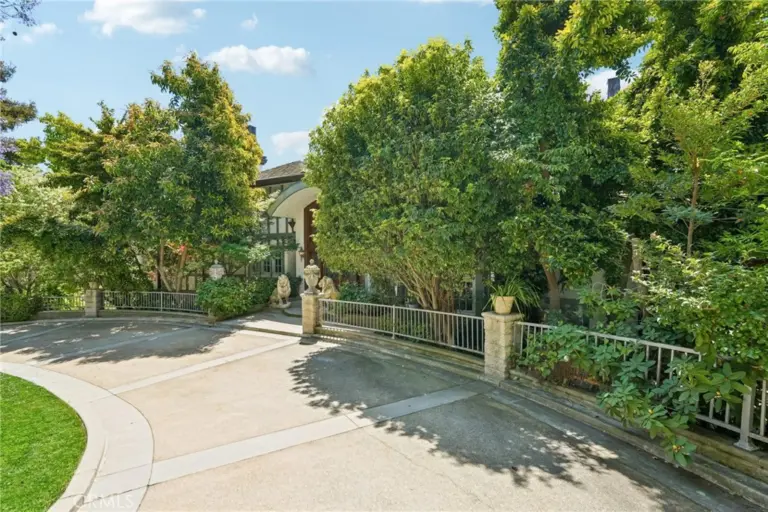 16060 Esquilime, Chino Hills