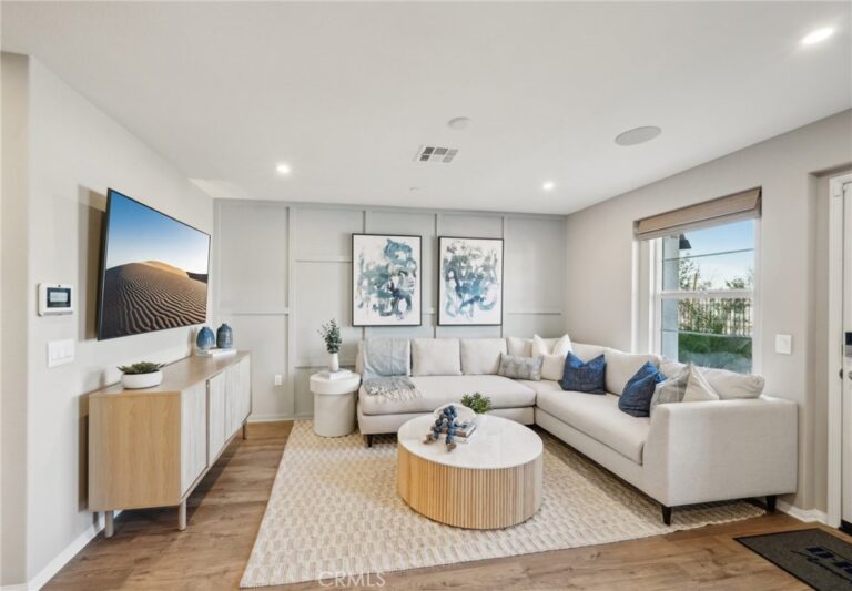 16139 Lumia Way, Fontana