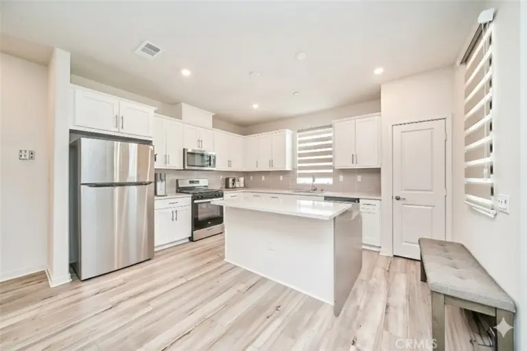 163 Dove Landing, Covina