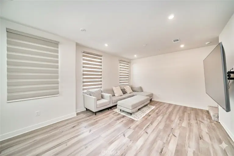 163 Dove Landing, Covina