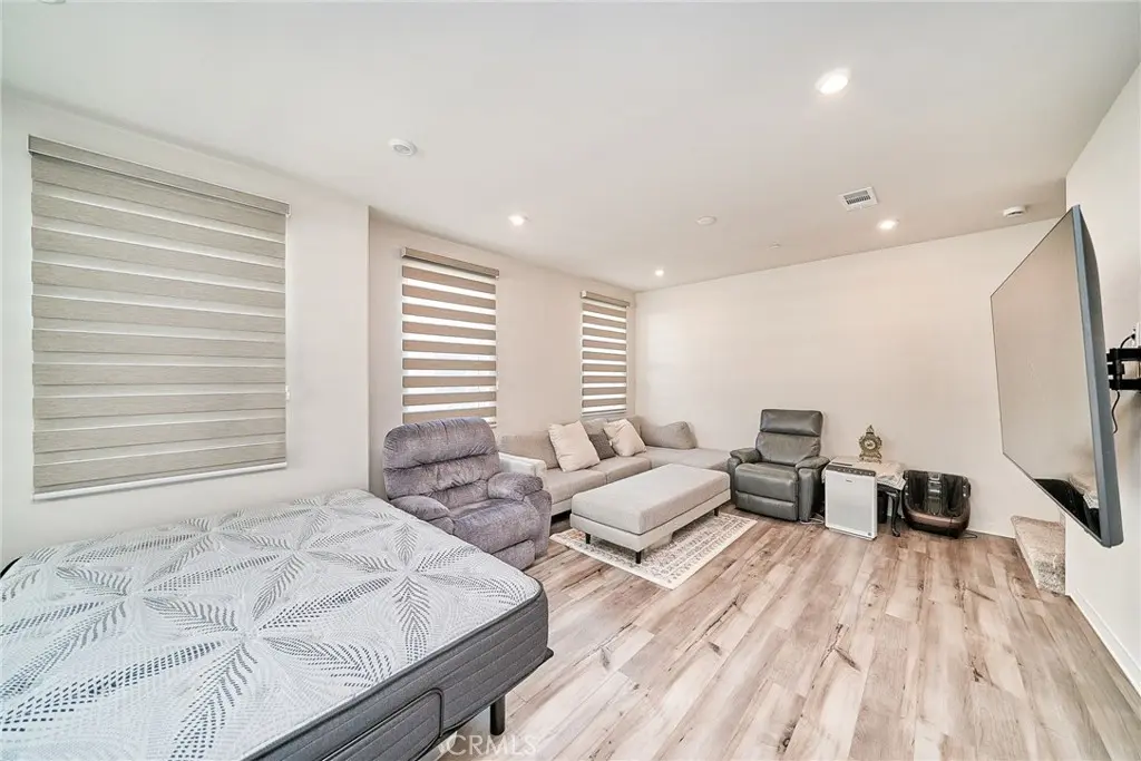 163 Dove Landing, Covina