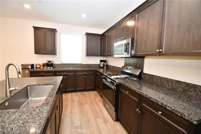 16696 AVANTI LN, Fontana