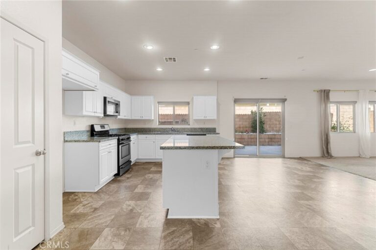16774 Cherry Tree Lane, Fontana