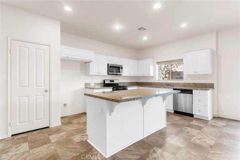 16774 Cherry Tree Lane, Fontana