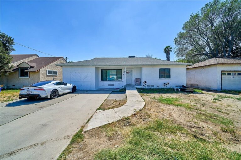 17227 Seville, Fontana