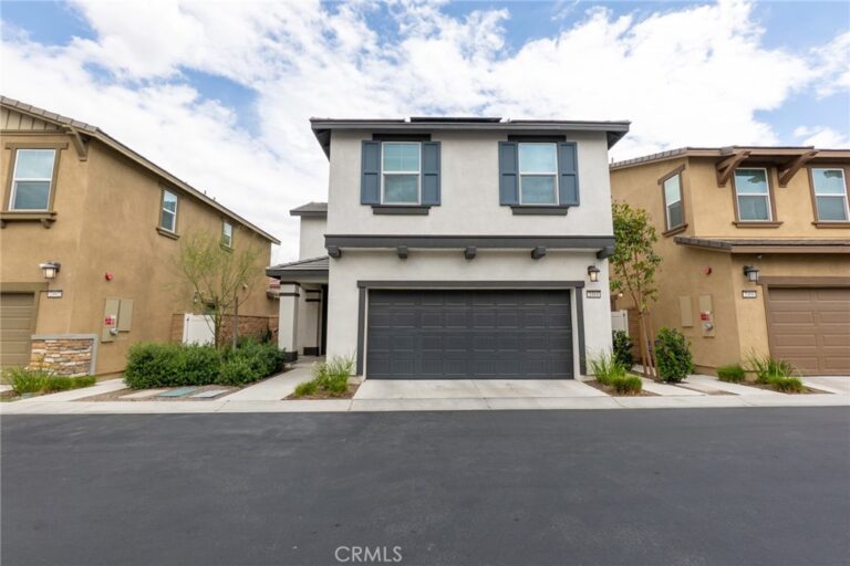 2464 Gunner Ridge, Rialto