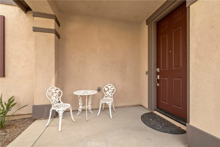2476 Gunner Ridge, Rialto