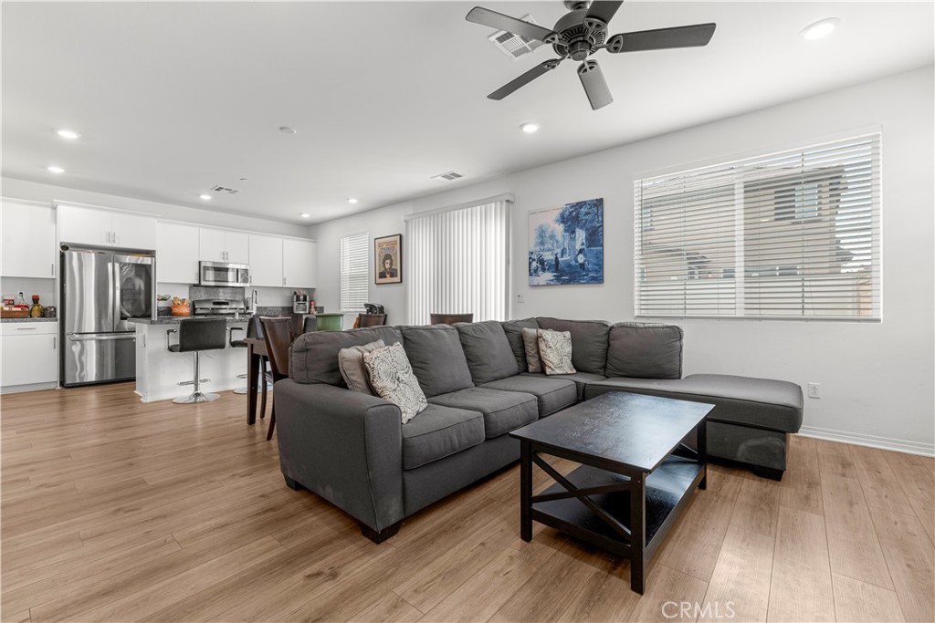 2476 Gunner Ridge, Rialto