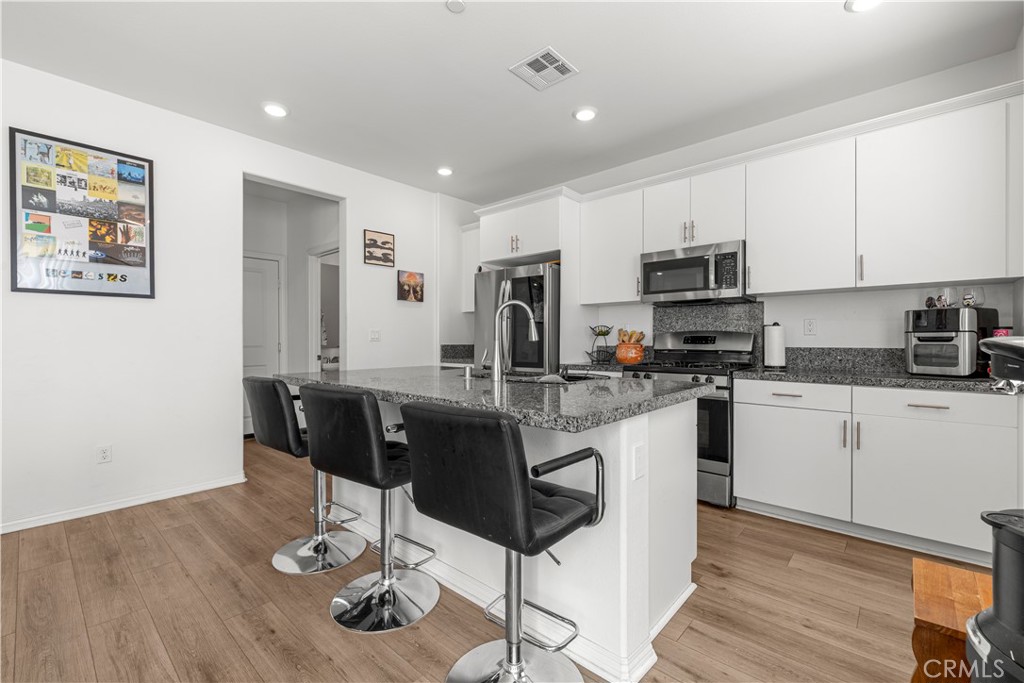 2476 Gunner Ridge, Rialto