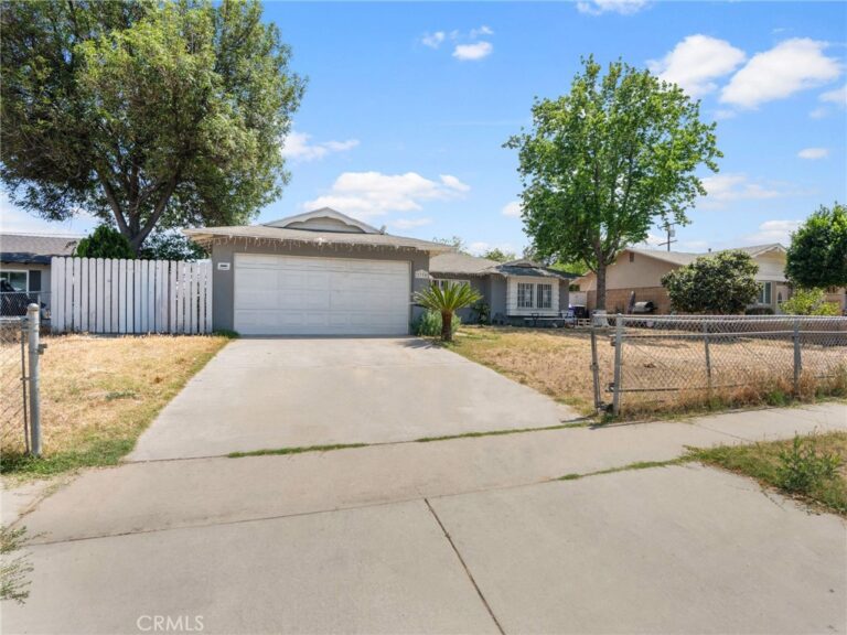 2795 W Victoria St, Rialto