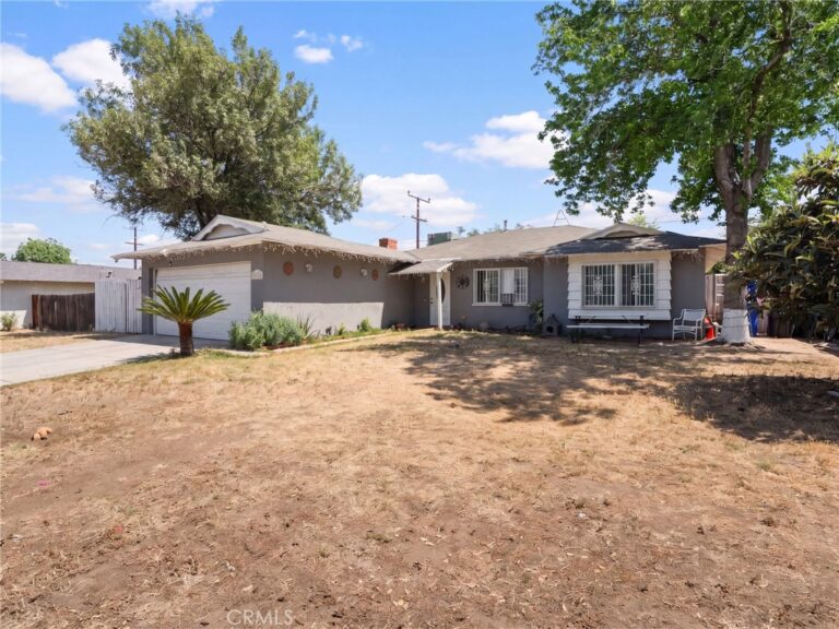 2795 W Victoria St, Rialto