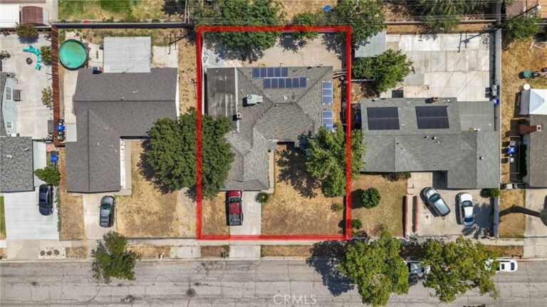 2795 W Victoria St, Rialto