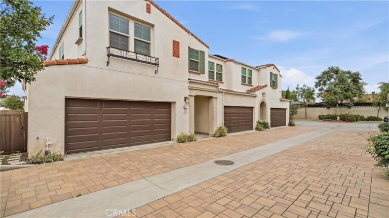 291 E Arrow #17, Glendora
