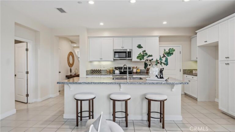 291 E Arrow #17, Glendora