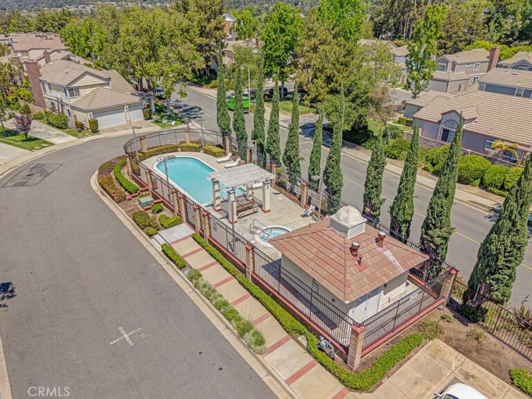 3246 Barn Owl Way, La Verne