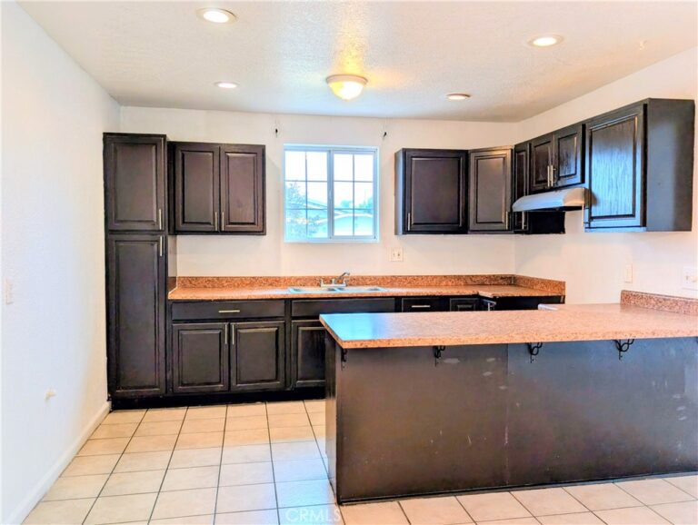 357 W WOODCREST ST., Rialto