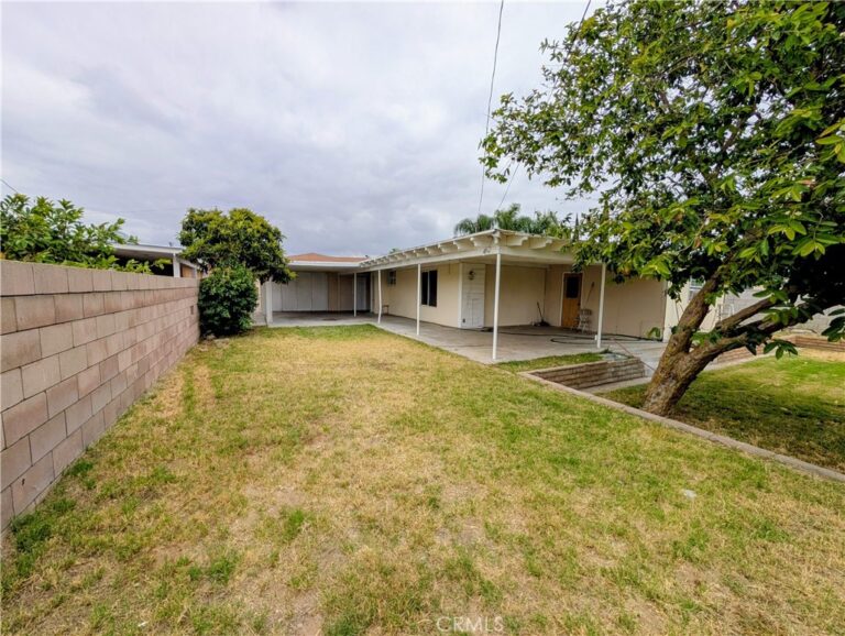 357 W WOODCREST ST., Rialto