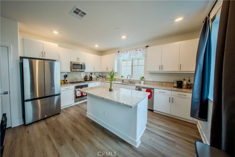 364 Castaic Way, Rialto