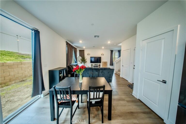 364 Castaic Way, Rialto