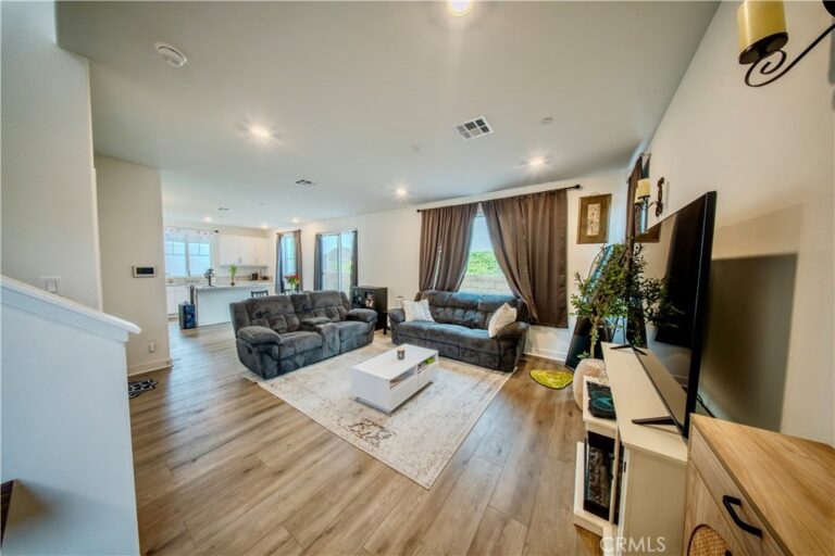 364 Castaic Way, Rialto