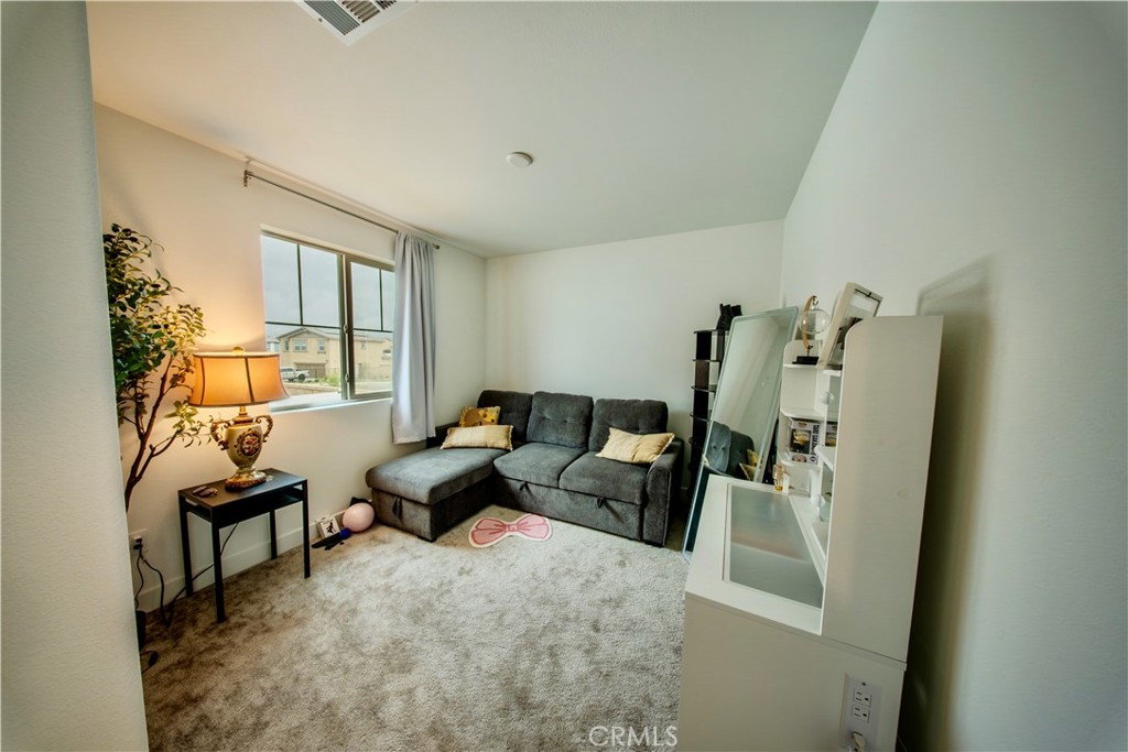364 Castaic Way, Rialto